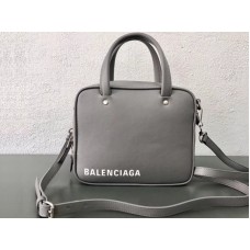Geantă Balenciaga Triangle Square XS gri 513995c8k021001