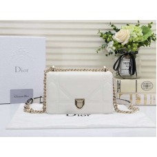 Geantă mică Dior Diorama din piele de miel albă d05264