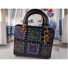 Dior Lady Dior în piele de vițel gofrată la cald, neagră, cu pictură manuală