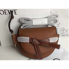 Geantă Loewe Gate Mini din piele de vițel moale, maro