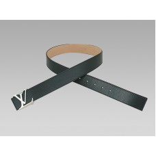 Curea Louis Vuitton din piele neagră cu inițiale și cataramă argintie