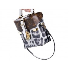 Cutie foto Louis Vuitton Monogram Canvas, albă