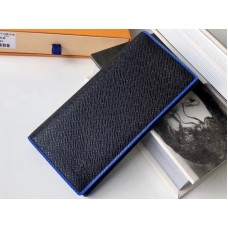 Portofel Louis Vuitton Taiga din piele Brazza m30558