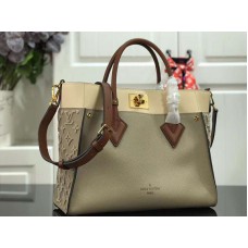 Louis Vuitton Geantă din piele de vițel On My Side gri m53823